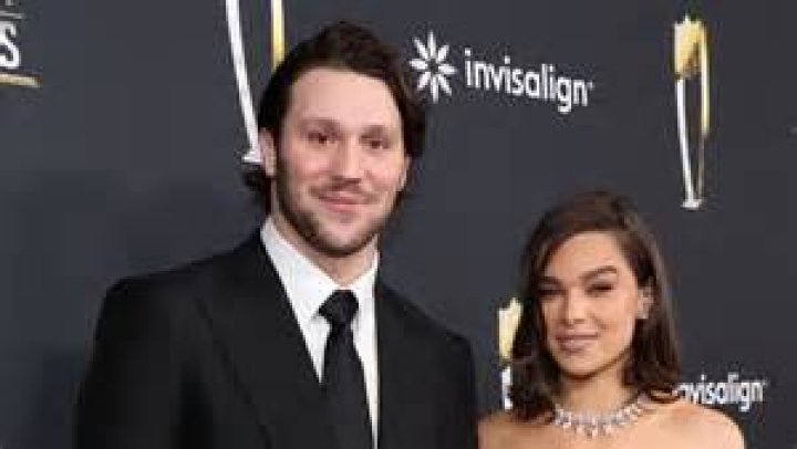 Hailee Steinfeld’s Net Worth And How Much She Makes From Her Movies