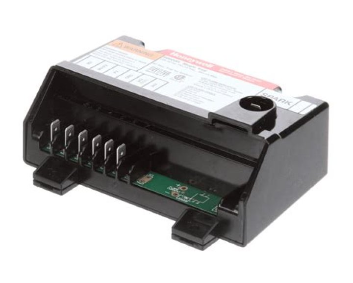 Isaiah Bolden Injury Video- Patriots CB Goes Down For Taking Blow To Head