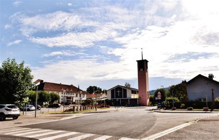 What is the Jon Hamm Controversy All About? Know The Facts - SarkariResult