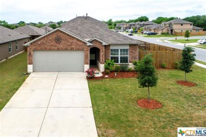 Rhiannon Giddens Net Worth: Details About Tour, Husband, Car, Age, Song - SarkariResult