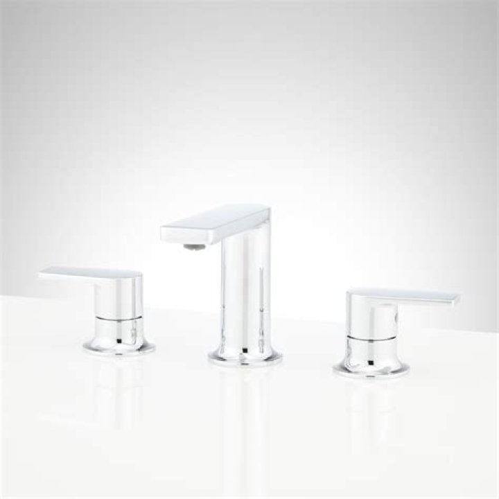 Marie Andersen : MUW Norway Student suspended after anti-semitic banner goes viral - SarkariResult