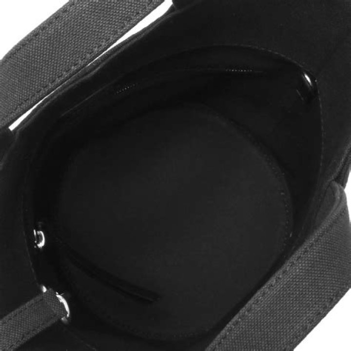 Is Savannah Chrisley Still Dating Robert Shiver? Savannah Chrisley Relationship Status, Who are Savannah Chrisley and Robert Shiver? - SarkariResult