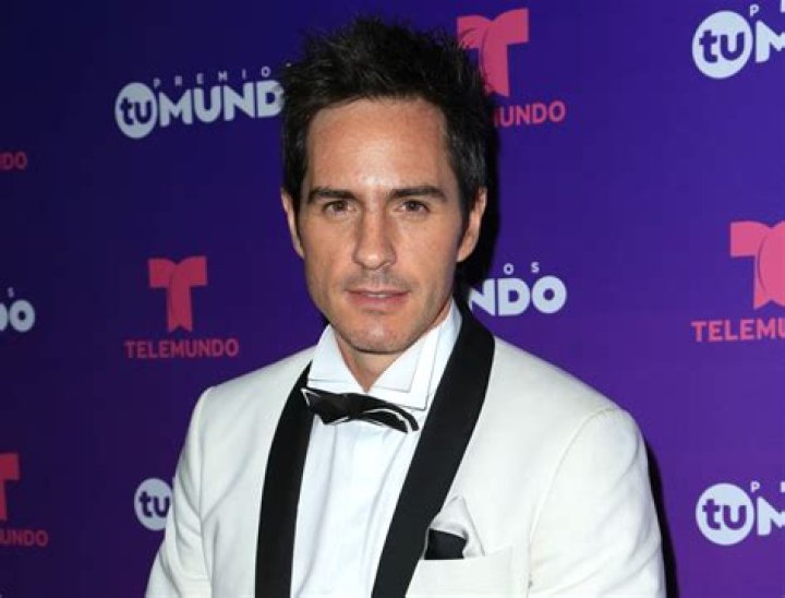 Actor Mauricio Ochmann’s Father Dies