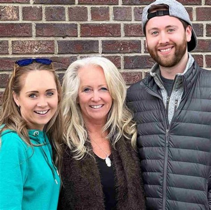 
Actress Amber Marshall Has A Happy Family With Photographer Husband Shawn Turner 