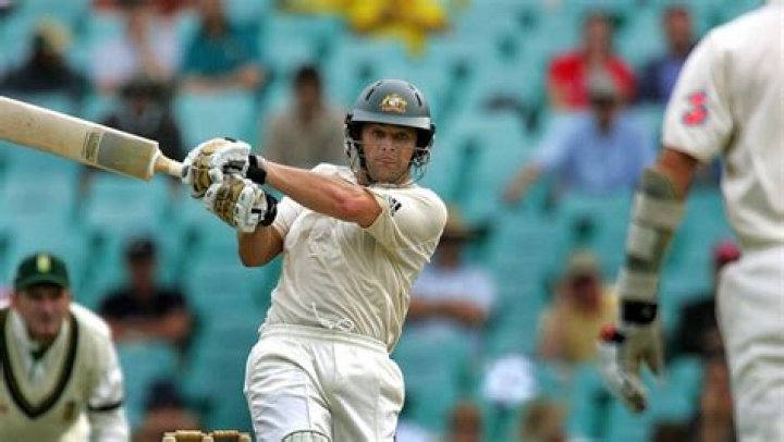 Adam Gilchrist Net Worth