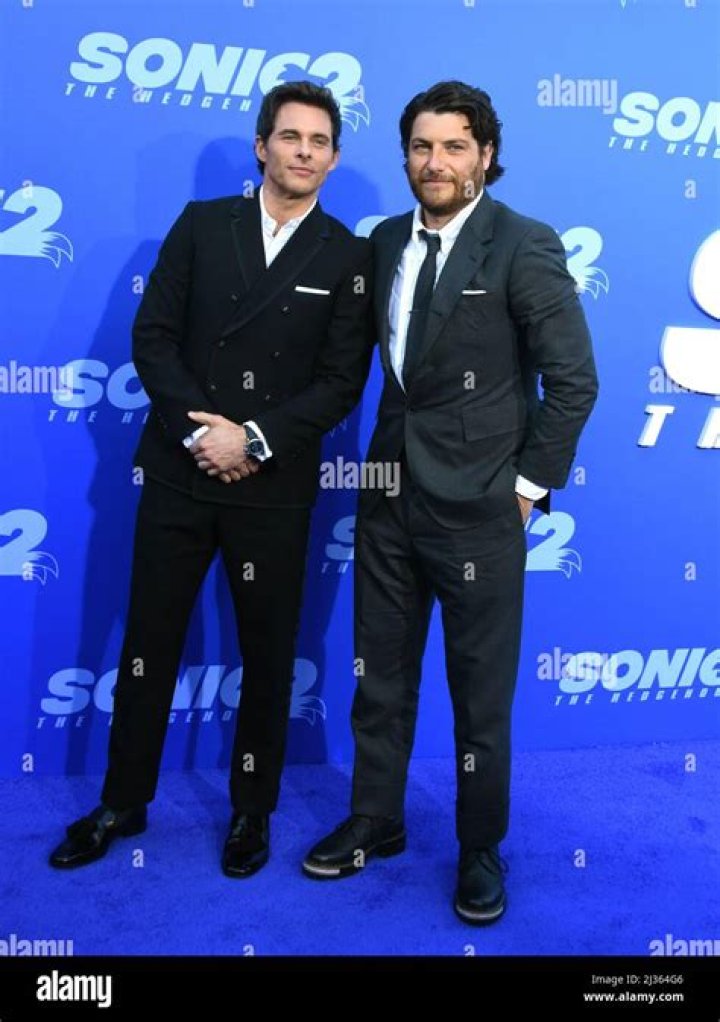 Adam Pally Height, Weight, Net Worth, Age, Birthday, Wikipedia, Who, Instagram, Biography