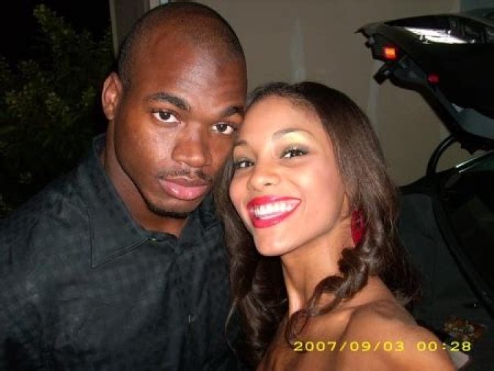 Adrian Peterson: Wife, net worth, tattoos, smoking & body facts