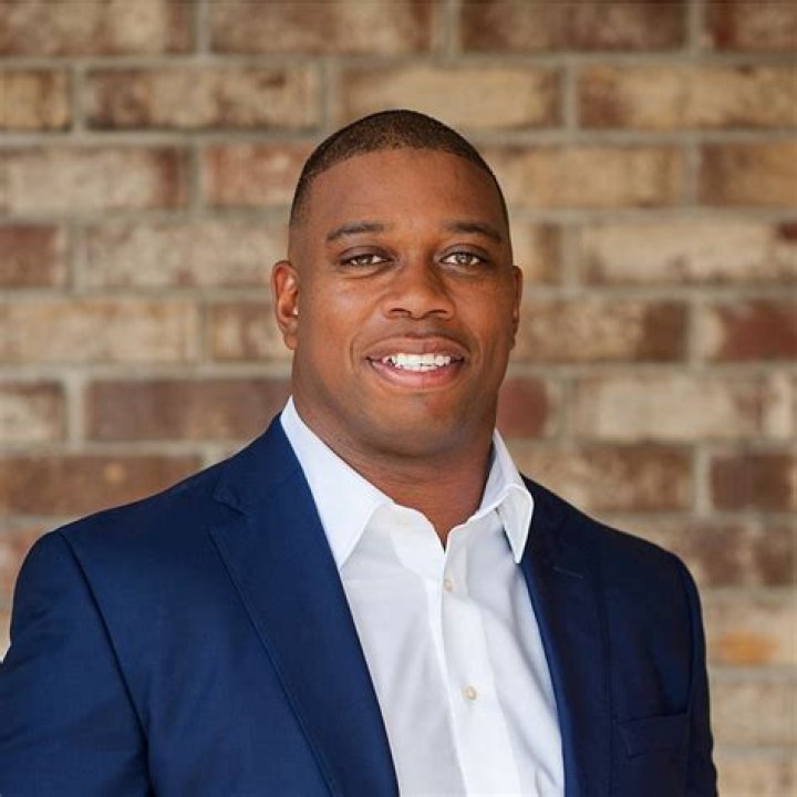 Angelo Crowell Net Worth