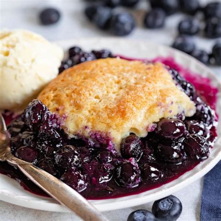 Blueberry Cobbler (the BEST topping)