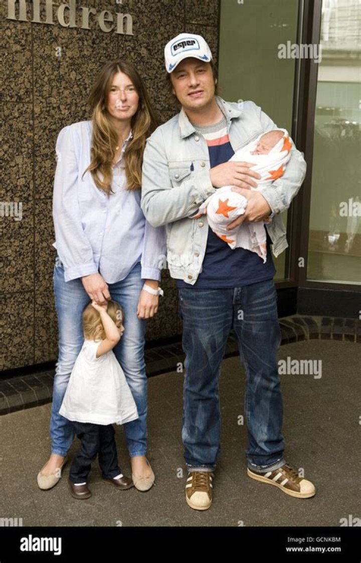 Buddy Bear Maurice Oliver Wikipedia, Age, Photos, Parents, Instagram, Biography