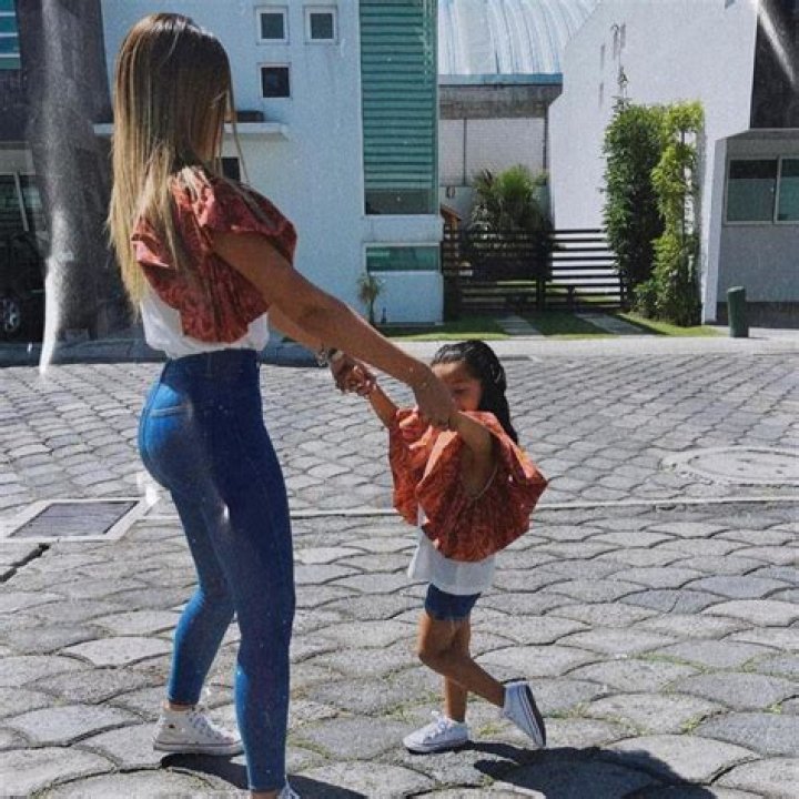 Carin Leon- Age, Bio, Girlfriend, Net Worth, Height, Weight