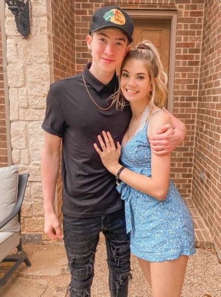 Cash Baker Bio, Age, Height, Girlfriend, Maverick, Merch, Number, and Net Worth