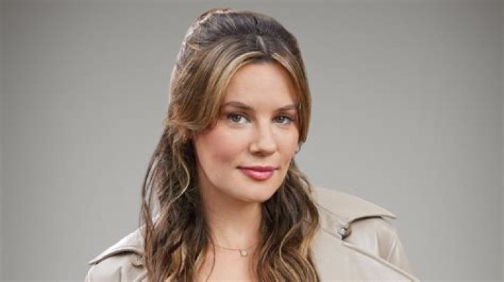 Chelsea Hobbs Height, Weight, Measurements, Bra Size, Shoe Size