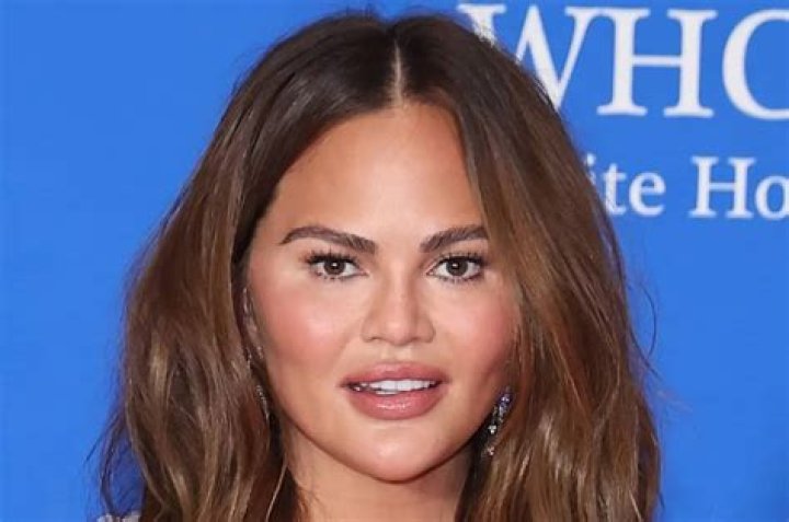 
Chrissy Teigen Height, Weight, Net Worth, Age, Birthday, Wikipedia, Who, Instagram, Biography 