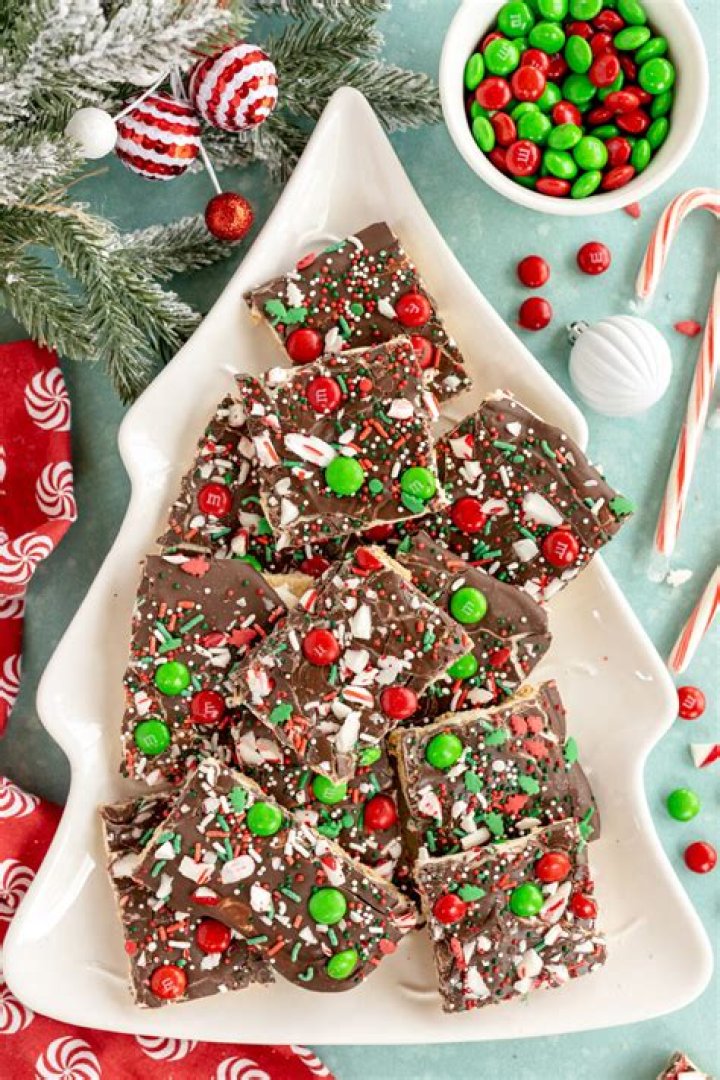 Christmas Bark - Easy Christmas Crack Recipe
