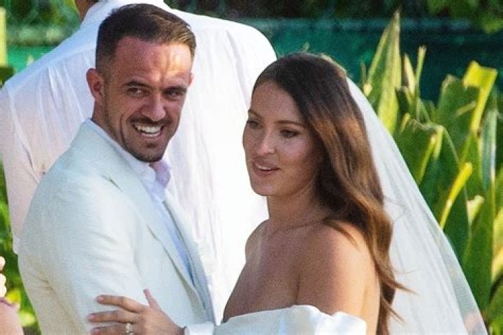 Daniel Ings – Bio, Is He Gay or Married, Who Is The Wife or Partner?