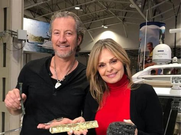 Darrell Miklos Wiki, Biography , Age, Wife, Children, Net worth, Family, Father