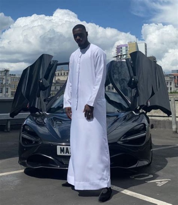 Dimitri Tuanzebe Height, Weight, Net Worth, Age, Birthday, Wikipedia, Who, Nationality, Biography