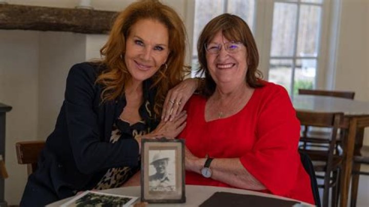 
Facts About Rhonda Burchmore Daughter Lexie Jeuniewic 