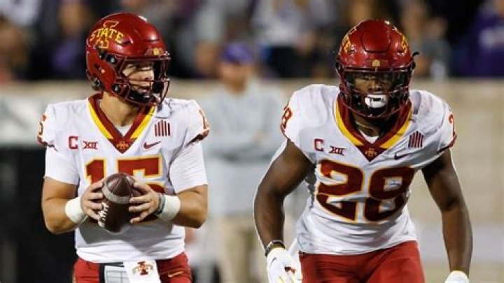 
Fans Suspect Iowa State Cyclones Player Breece Hall Is Related To Former American Football Player Roger Craig 