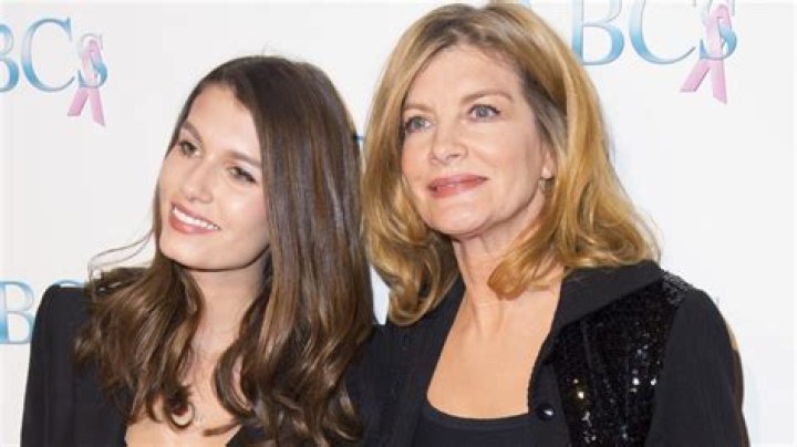 Former Super Model Rene Russo’s married life, Daughter, Net Worth and Bio.