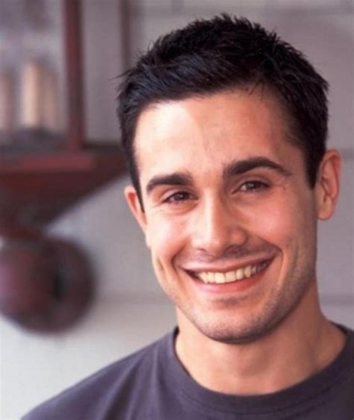 Freddie Prinze Jr Bio, Net Worth, Movies, Wife, Parents, Age, Height