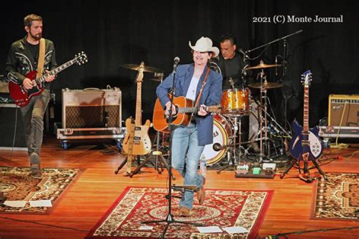 George Ducas (singer)