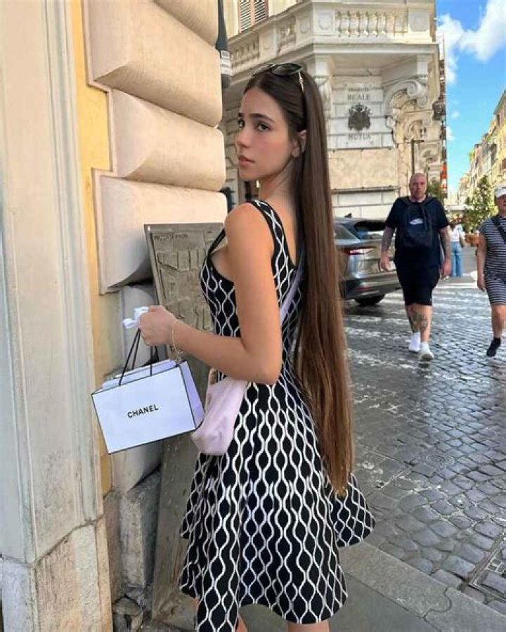 Giulia Rosa Height, Weight, Net Worth, Age, Birthday, Wikipedia, Who, Instagram, Biography