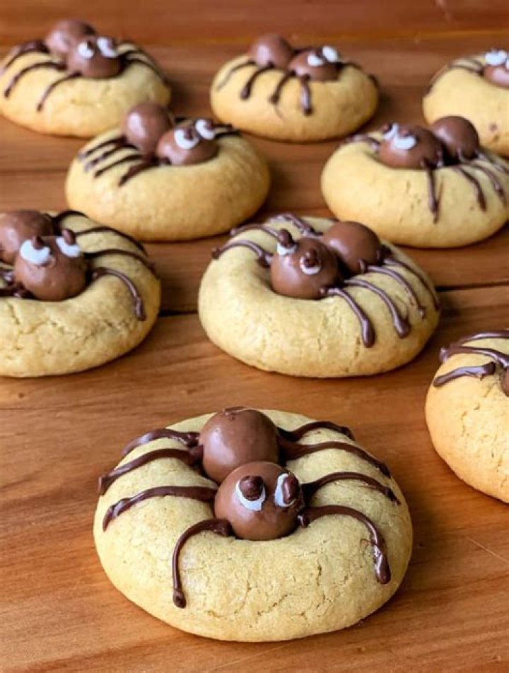 Spider Cookies - Celebrating Sweets