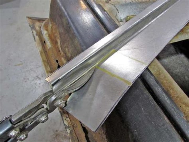 How to cut thin metal