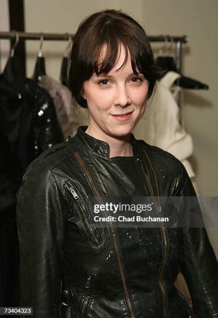 Io Bottoms Net Worth