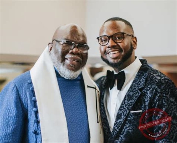 Is Paul Simon Gay? Age, Height, Net Worth