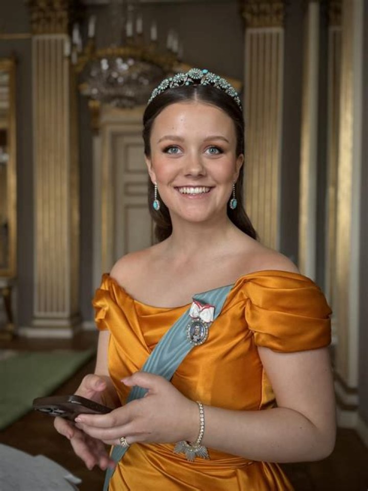 Isabella Denhartigh Net Worth