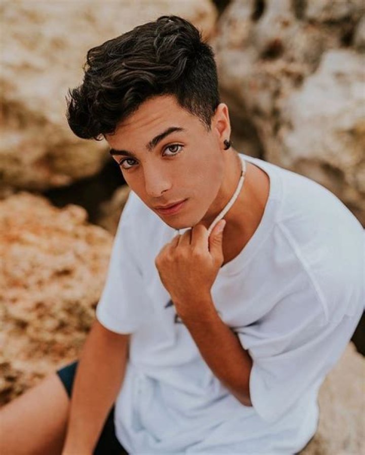 
Jacinto Angosto Height, Weight, Net Worth, Age, Wiki, Who, Instagram, Biography 