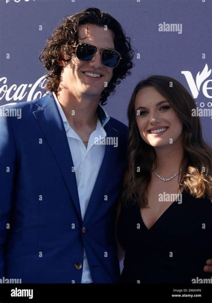 James Outman Dodgers Wife Dasha Kraft Enjoyed Lavish Wedding