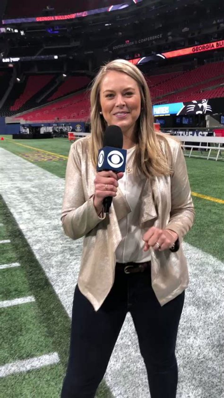 
Jamie Erdahl (SEC on CBS) Age, Husband, Salary, Children, Wiki 
