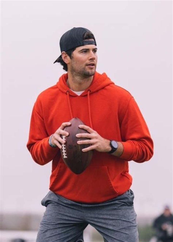 Jarrett Stidham Height, Weight, Net Worth, Age, Birthday, Wikipedia, Who, Nationality, Biography