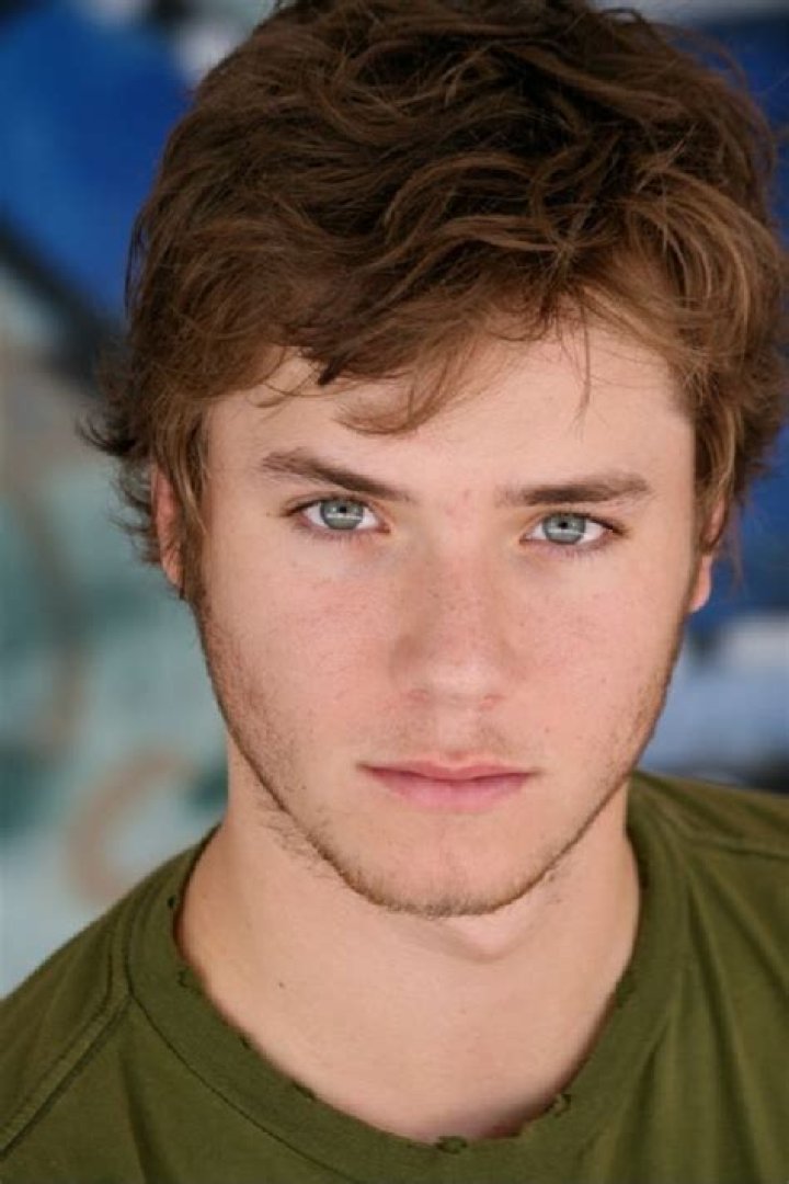Jeremy Sumpter: dating, net worth, tattoos, smoking & body facts