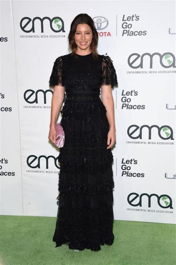 Jessica Biel’s Bio, Height, Weight, Body Measurements, Dating History & More