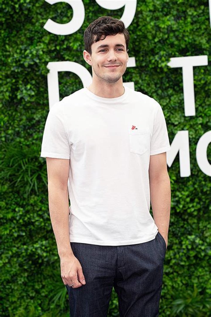 Jonah Hauer-King Biography