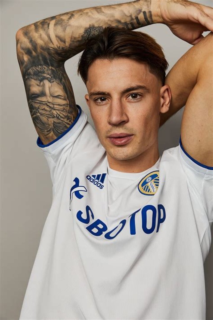 Jonathan Davis: dating, net worth, tattoos, smoking & body facts