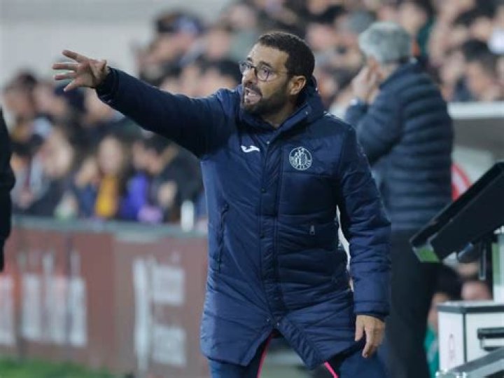 
Jose Bordalas Height, Weight, Net Worth, Age, Birthday, Wikipedia, Who, Nationality, Biography 