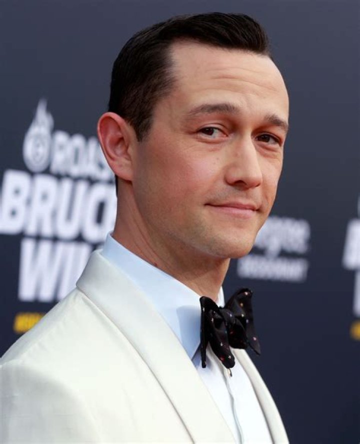 Joseph Gordon-Levitt Height, Weight, Body Measurements, Shoe Size