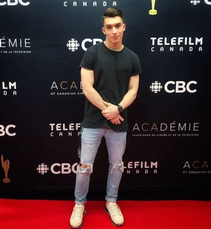 Josh Bogert Height, Weight, Net Worth, Age, Birthday, Wikipedia, Who, Nationality, Biography