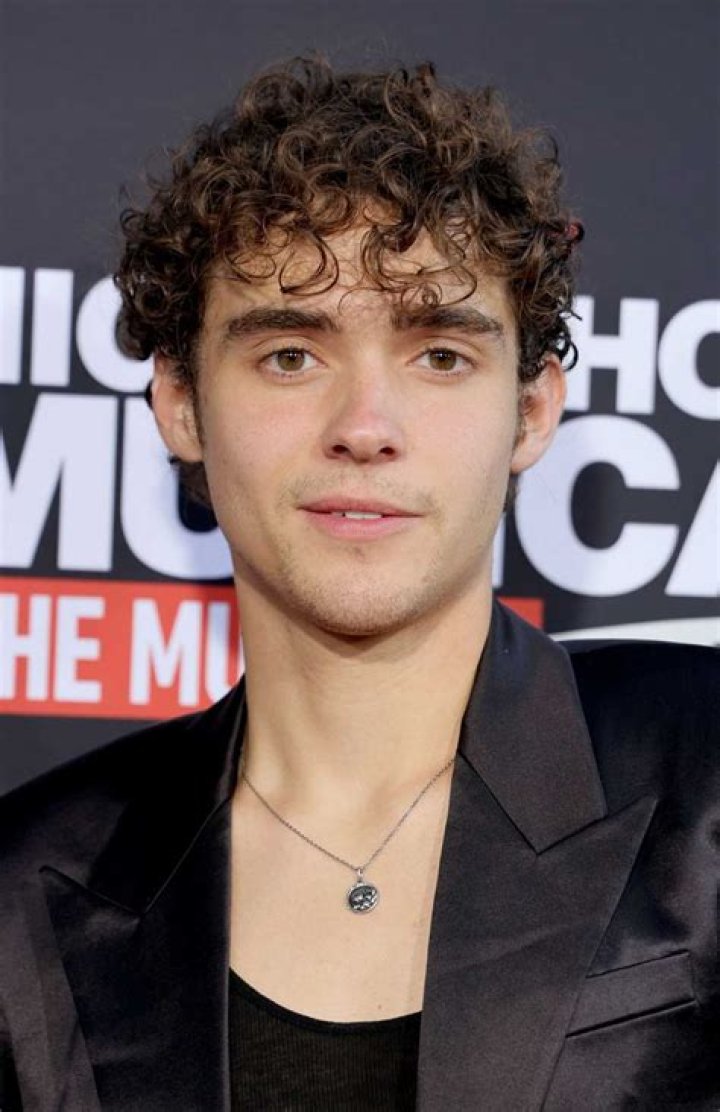 Joshua Bassett Bio, Height, Age, Twitter, Movies, Girlfriend, Education