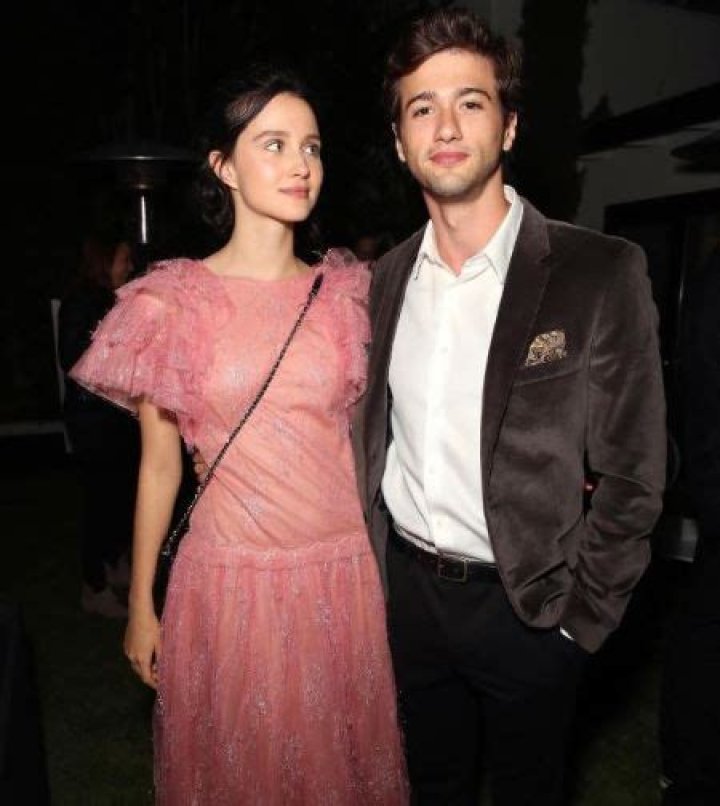 Dating, Boyfriend, Married, Net worth, Wiki, Age