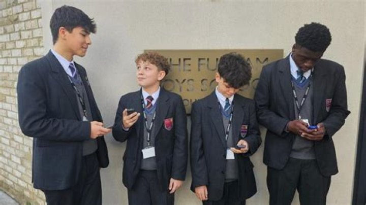 Korean Englishman Grooming Allegations on British Students At Fulham Boys High School
