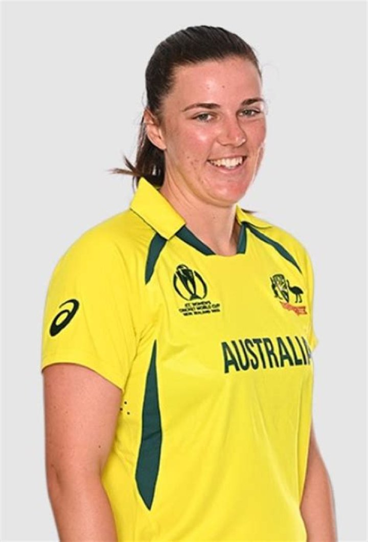 Lara McGrath Net Worth