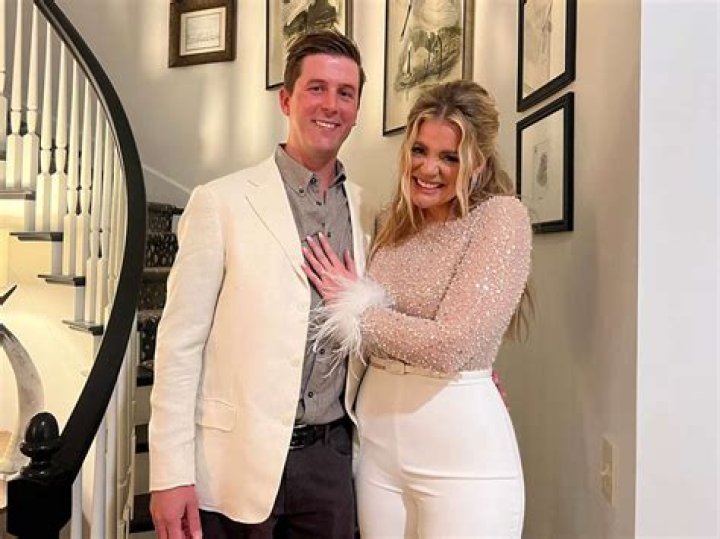 Is Lauren Alaina Married or Dating? Know Her Boyfriend, Net Worth