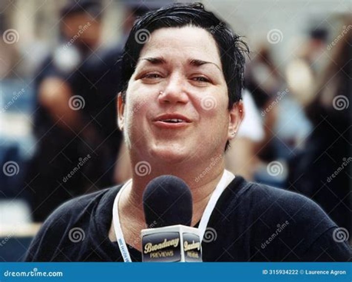 Lea DeLaria Height, Weight, Measurements, Bra Size, Shoe Size